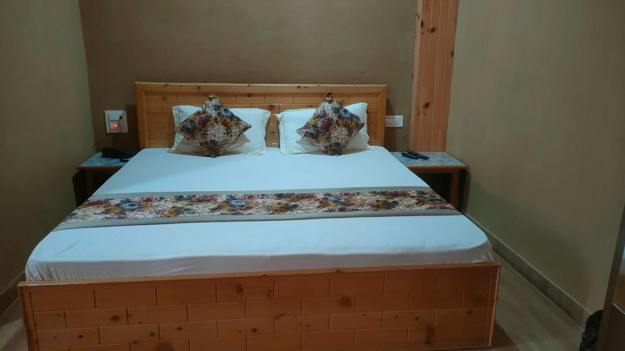 Hotel Cozy Haven Mandi Exteriér fotografie
